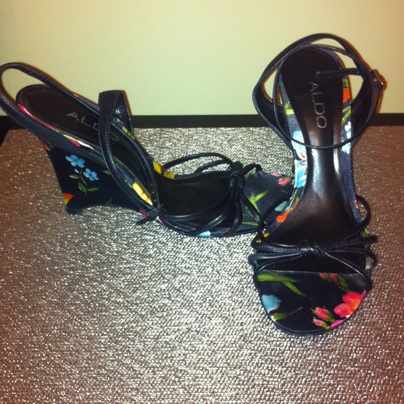 Used•No trades•Size 9 - Picture 1 of 1