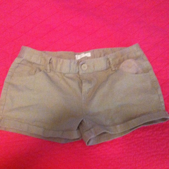 🚨Sold🚨Khaki shorts