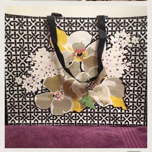 Vera Bradley Tote and make bag bundle!