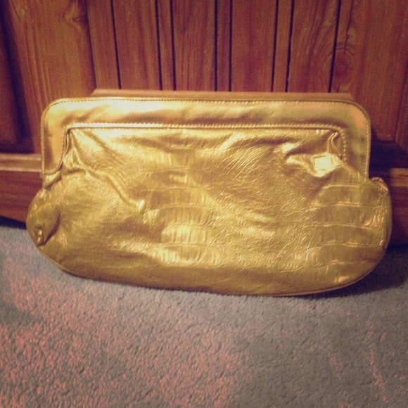 Gold clutch