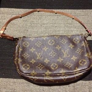 Louis Vuitton pochette