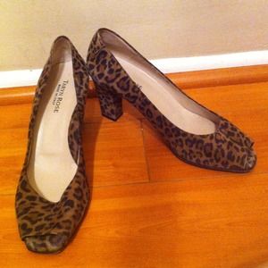 Taryn Rose Made in Italy Size 38.5 Shoe