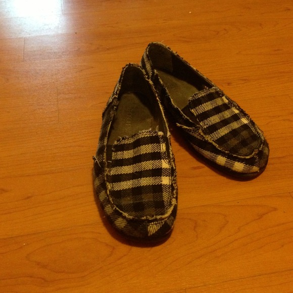 Aerosoles, Black white plaid