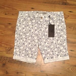 Bermuda shorts size 14