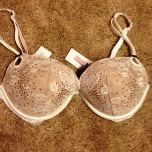 Vs bra