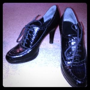 Nine West killer Oxford heels.