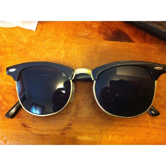 SOLDBlack wayfarer sunglasses