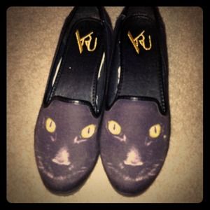 Cat print loafers