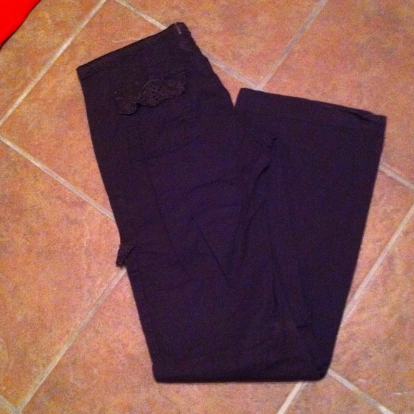Brown pants with lace detail on pockets