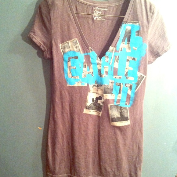 American Eagle tee