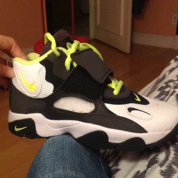 Nike turfs - Picture 2 of 4