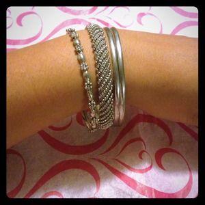 Set of bangles