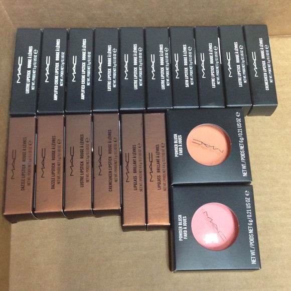 MAC LIPSTICKS - Picture 2 of 3