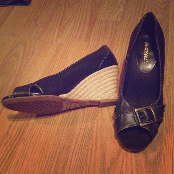 Black wedges size 8
