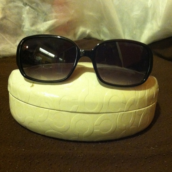 Coach sun glases