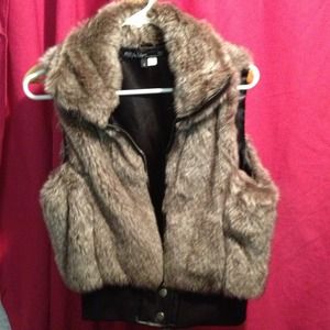 Faux fur polyester vest
