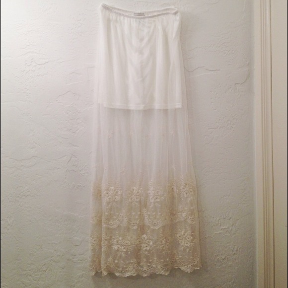 ❌📦 SOLD  - Sheer Lace Maxi Skirt Nasty Gal S