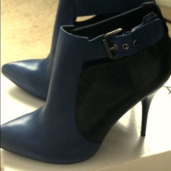 Aldo shoes size 9 can also fit an 8 or 8 1/2