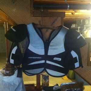 Brine Lacross shoulder pads