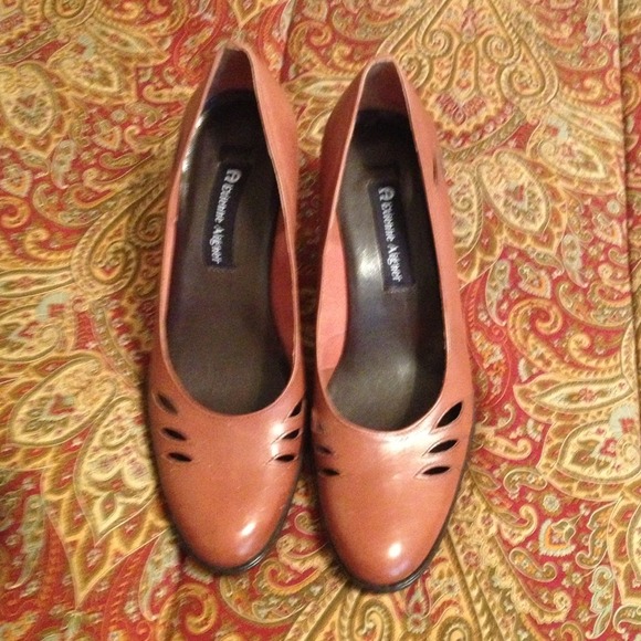 Etienne Aigner pump 2 1/2 inch heel