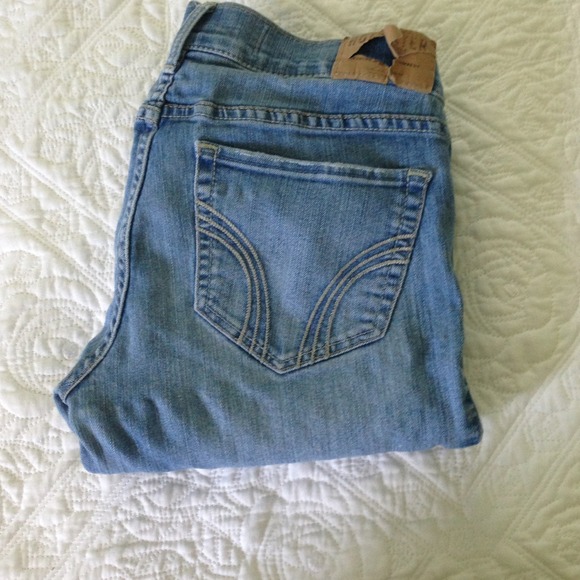 Light wash 3R Hollister jeans.