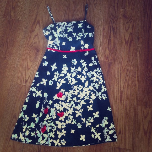 Vintage floral black and white dress