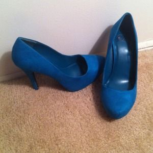 Teal shoes and VS body care bundle.