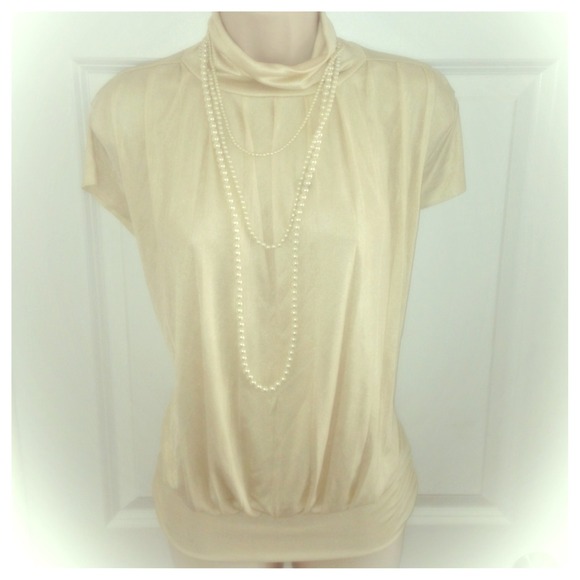 🆕 Cream top with open back