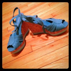 Never been worn madden girl wedge.