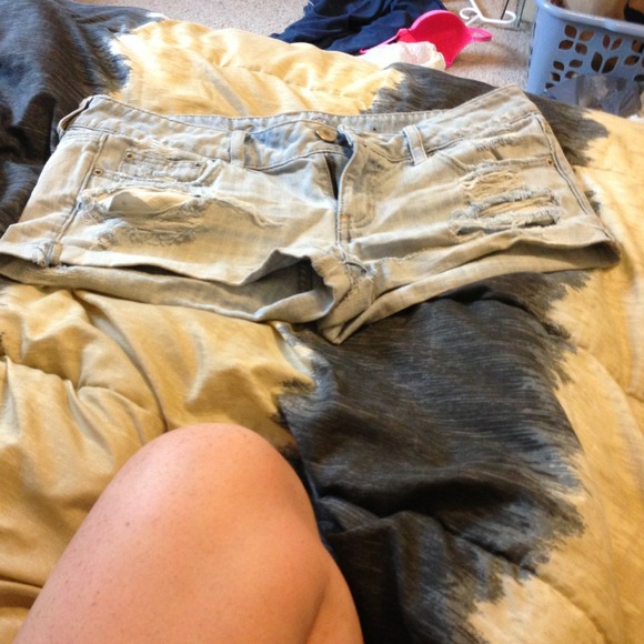 American eagle destroyed jean shorts