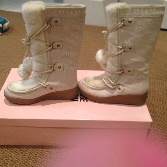 Juicy Couture Boots - Juicy Couture size 6 snow boots