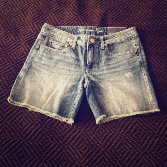 💥SOLD💥Women's American Eagle Midi Denim Short