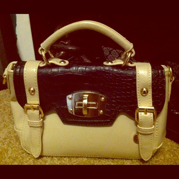 Forever21 Classic Handbag ❤