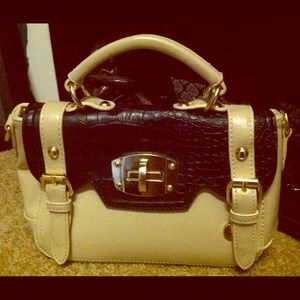 Forever21 Classic Handbag ❤