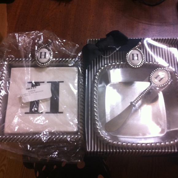 Brand New "H" Dip n Spread Set