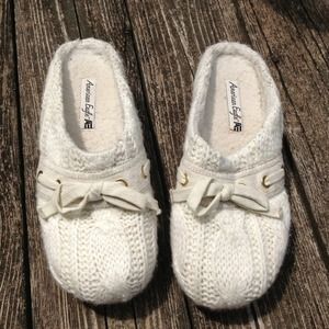 American Eagle slip ons