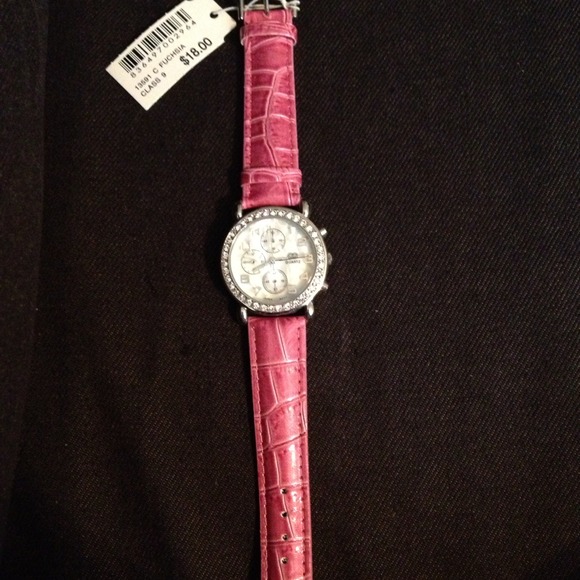 ✨NWT✨ Snake Textured Watch w/ Rhinestones