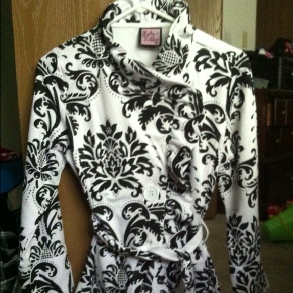 Black and white jacket printed button tie