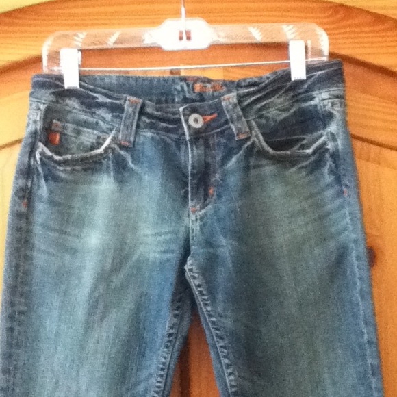 Like New Miss Me jeans - Picture 2 of 4