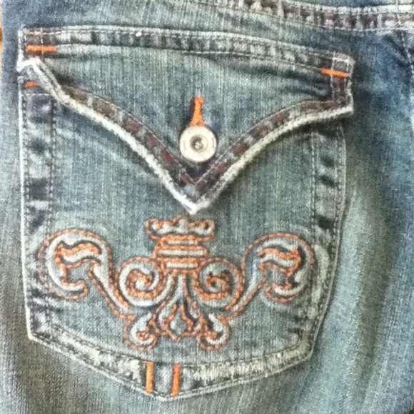 Like New Miss Me jeans - Picture 4 of 4