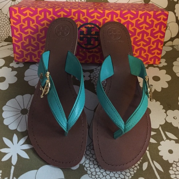 Like New Tory Burch Leather Thong Sandals