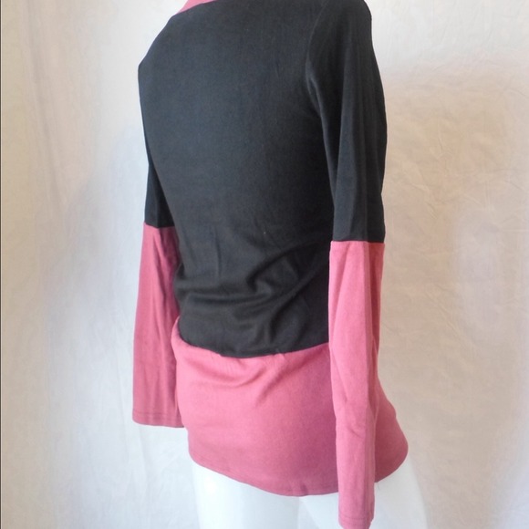 NWT Fake Two- piece Long Sleeve TOP - Picture 4 of 4