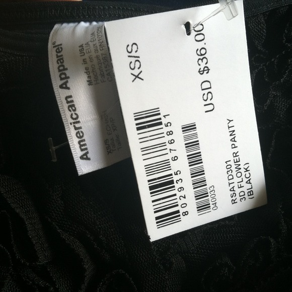 American Apparel flower 3D bathing suit - Picture 3 of 3