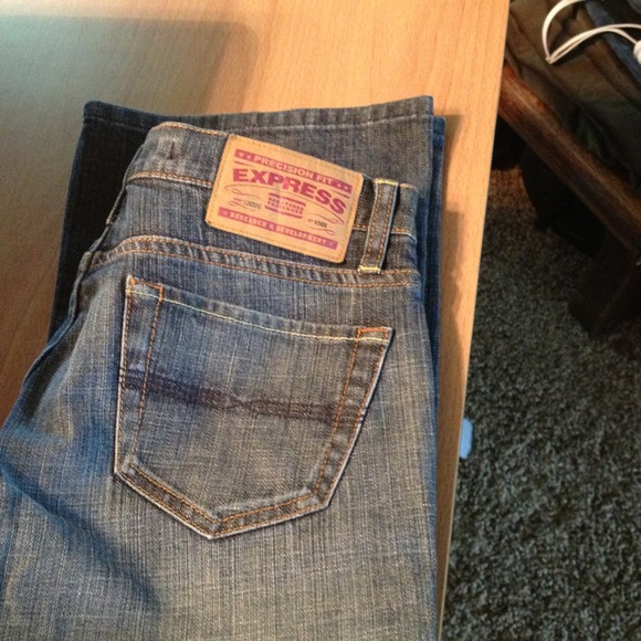 Sold in bundle - Picture 2 of 2