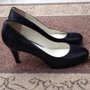 Nine West Black Leather Heels