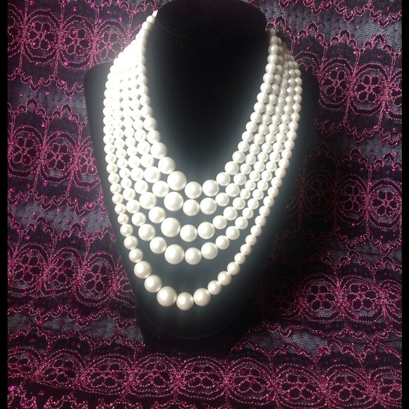 Multiple strand necklace