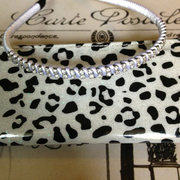 HANDMADE WHITE DIAMOND HEADBAND