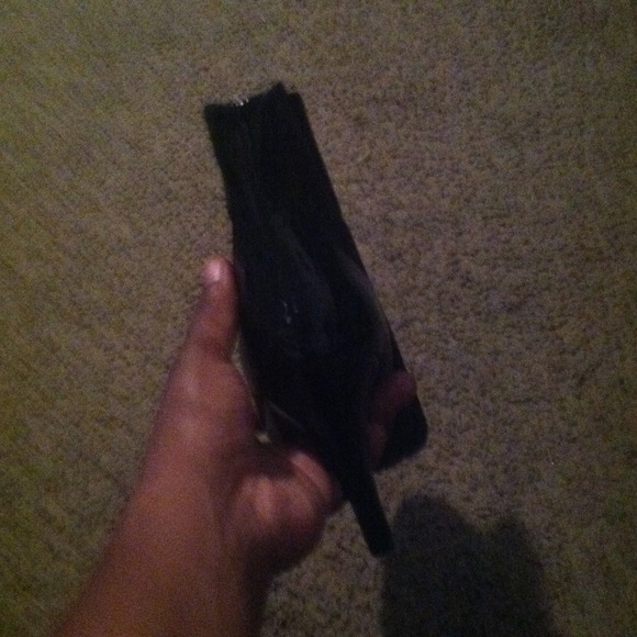 Shoes - Picture 2 of 4