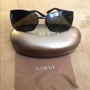 Gucci sunglasses case and cleaning cloth