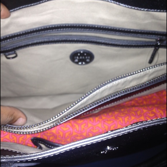 ON HOLD TILL WEDNESDAY Authentic Tory Burch - Picture 2 of 4